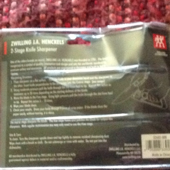 Zwilling J.A. Henckles 2 stage sharpener. - Picture 2 of 4